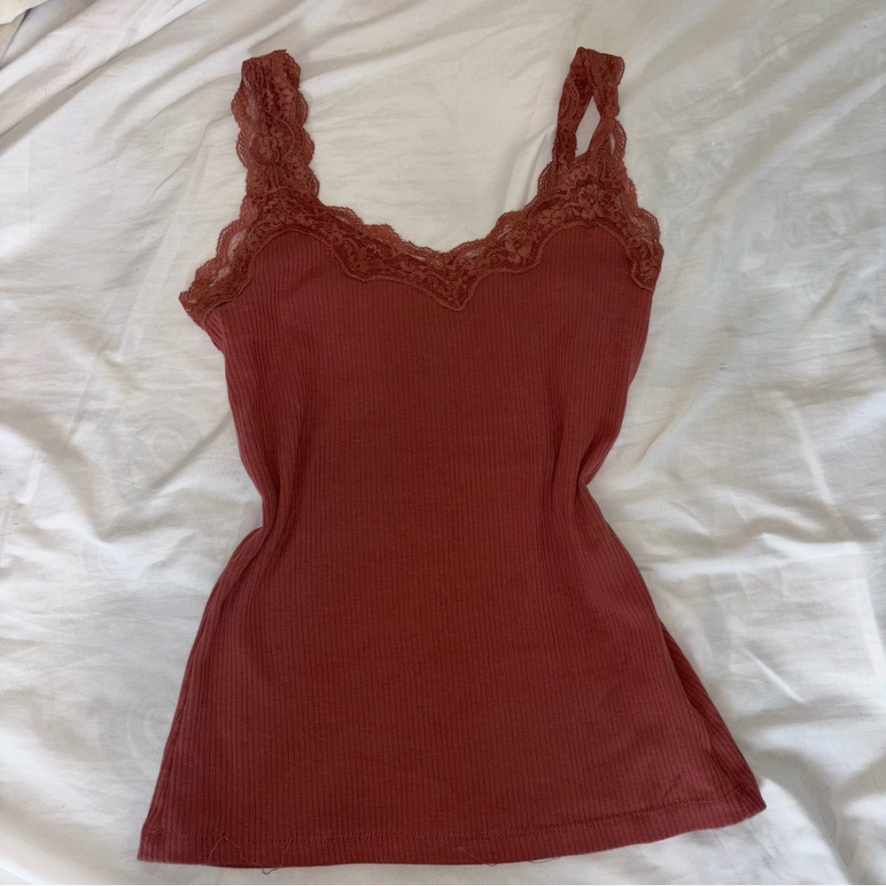 Y2K lace tank top burgundy
